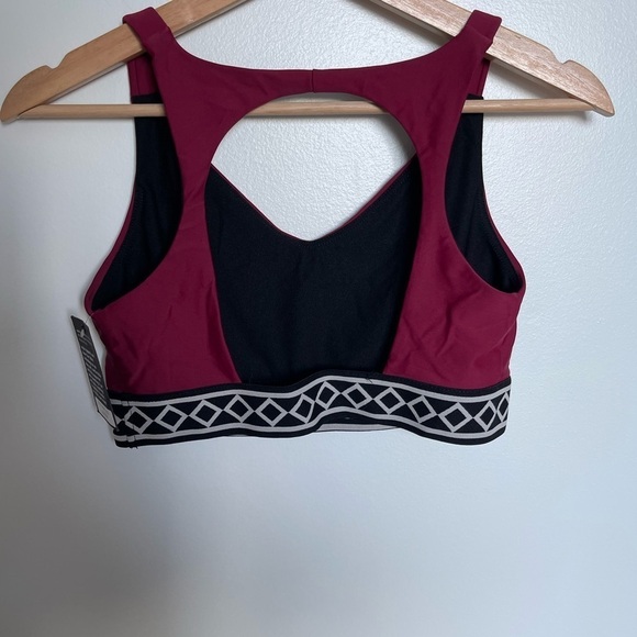 Onzie NWT Hot Yoga Lotus Open Back Bra Maroon Red - Picture 6 of 7